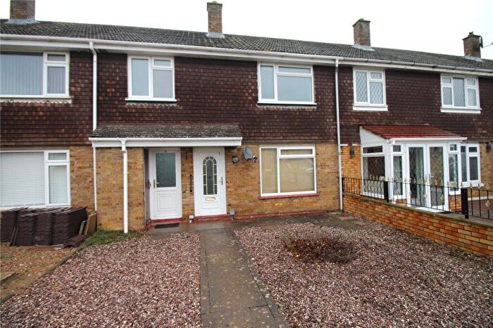 3 Bedroom Terraced House To Rent In Clyde Crescent, Bedford, Bedfordshire, MK41