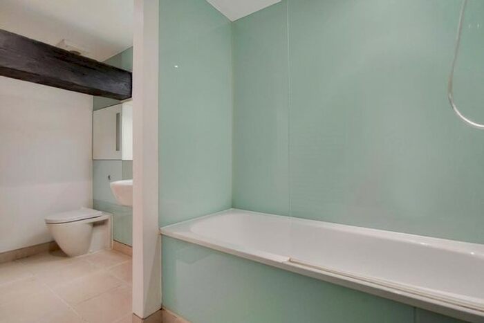 1 Bedroom Flat To Rent In The Highway, Wapping, London, E1W