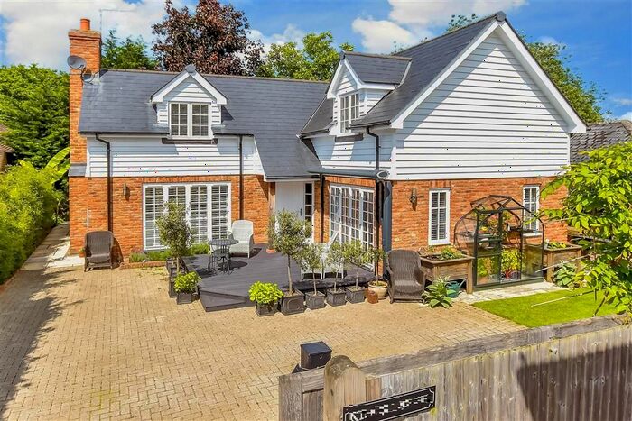 3 Bedroom Detached House For Sale In North Street, Headcorn, Kent, TN27