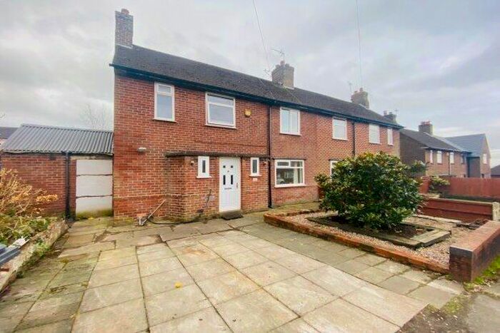 3 Bedroom Property To Rent In The Avenue, Chorley, PR6