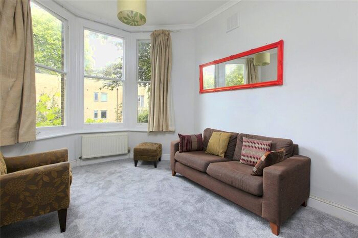 2 Bedroom Flat To Rent In Carlton Mansions, - Clapham Road, SW9