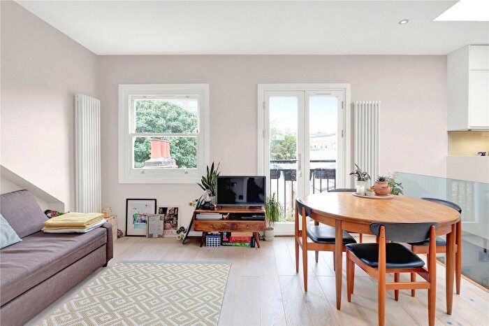 2 Bedroom Flat To Rent In Brouncker Road, London, W3