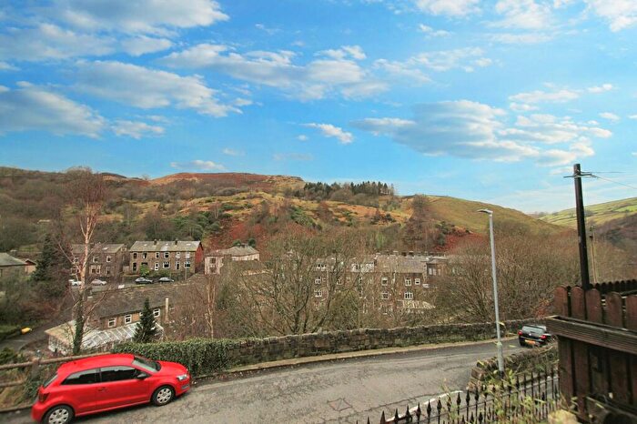 3 Bedroom End Of Terrace House For Sale In Knowlwood Road, Todmorden, OL14