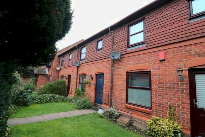 3 Bedroom Semi-Detached House To Rent In Simkins Close, Winkfield Row, Bracknell, Berkshire, RG42