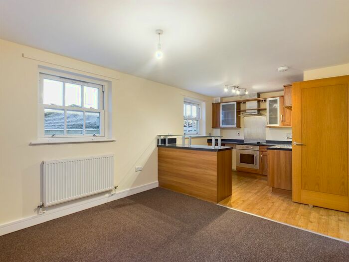 2 Bedroom Flat To Rent In Henley Court, Montpellier, Gloucester, GL1