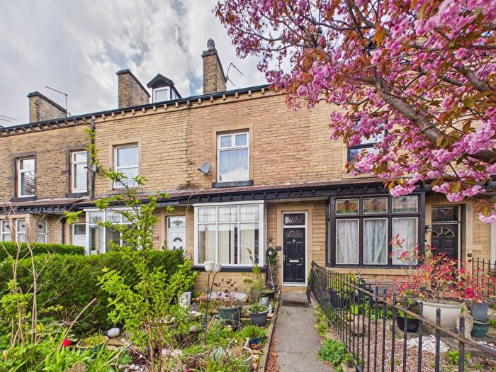 4 Bedroom Terraced House For Sale In Park Road, Bingley, BD16