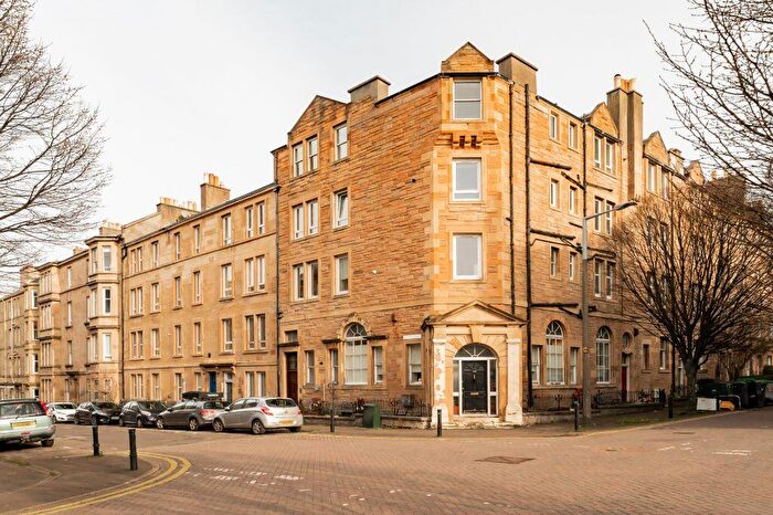 2 Bedroom Flat For Sale In Tay Street, Edinburgh, EH11
