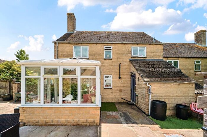 3 Bedroom Semi-detached House For Sale In Chipping Norton, Oxfordshire, OX7