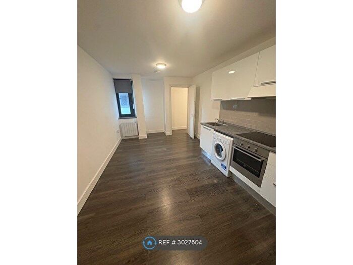 2 Bedroom Flat To Rent In Templefields House, Harlow, CM20