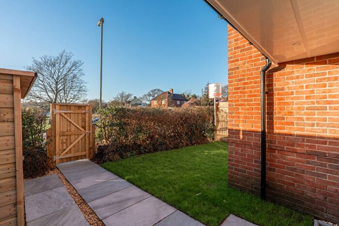 4 Bedroom Semi-Detached House To Rent In Lodge Road, Lymington, Hampshire, SO41