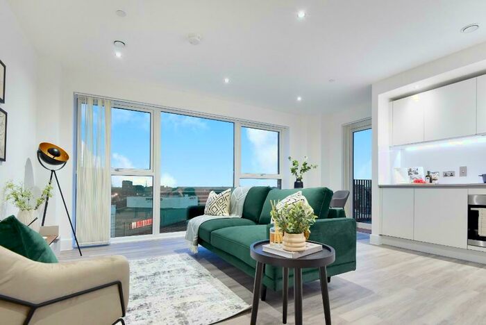 3 Bedroom Flat To Rent In Thames Road, London, E16