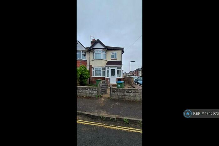 3 Bedroom Semi-Detached House To Rent In Vespasian Road, Southampton, SO18