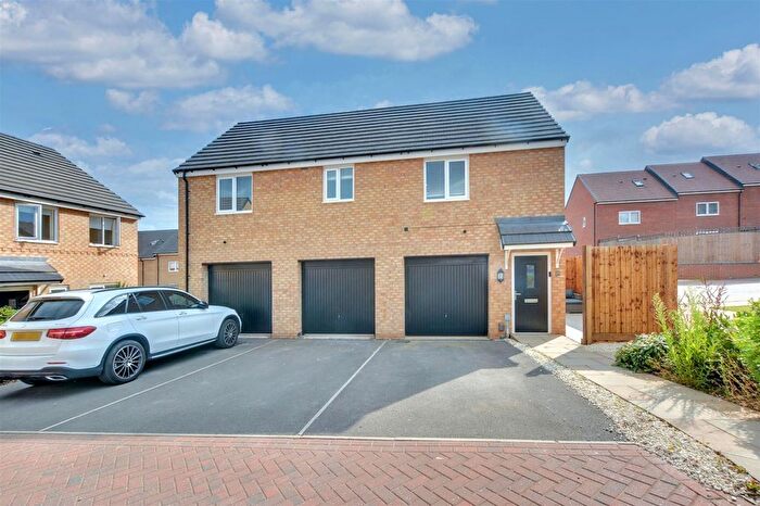 2 Bedroom Detached House For Sale In Withnall Close, Gedling, Nottingham, NG4