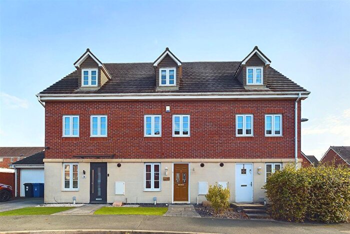 4 Bedroom Town House To Rent In Phoenix Place, Great Sankey, Warrington, Cheshire, WA5