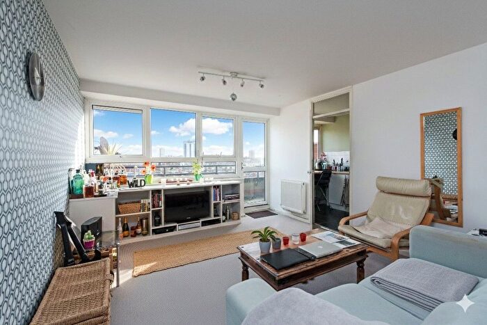 2 Bedroom Flat To Rent In Goulden House, Bullen Street, London, SW11