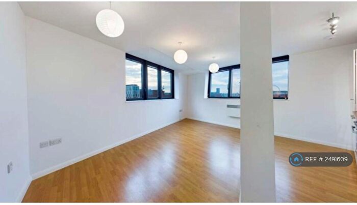 2 Bedroom Flat To Rent In Mann Island, Liverpool, L3