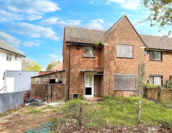 3 Bedroom Semi-Detached House For Sale In Fairchildes Avenue, New Addington, Croydon, CR0