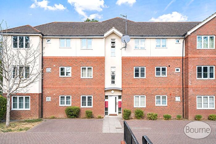 2 Bedroom Flat For Sale In School Meadow, Guildford, Surrey, GU2