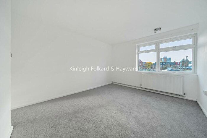 2 Bedroom Flat For Sale In Church Lane, Fortis Green, N2