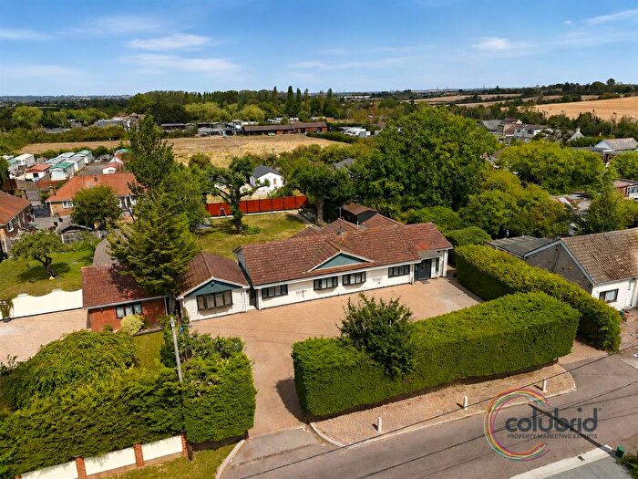 4 Bedroom Detached Bungalow For Sale In Windsor Road, Bowers Gifford, SS13