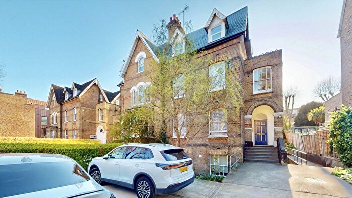 3 Bedroom Flat For Sale In Archway Road, Highgate, N6