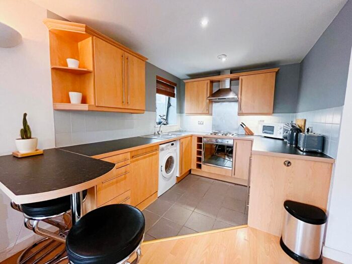 2 Bedroom Flat To Rent In Velocity East, City Walk, Leeds, LS11