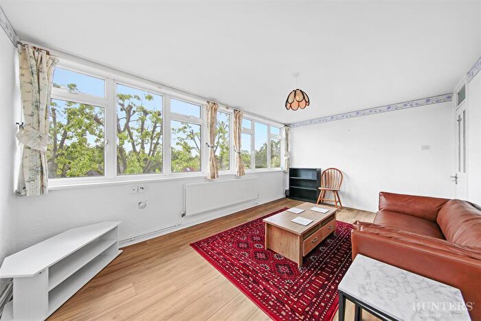 2 Bedroom Flat To Rent In Pembury Road, London, N17