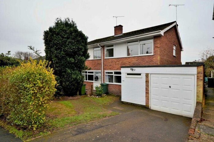 4 Bedroom Semi-Detached House To Rent In Meadow Rise, Billericay, CM11