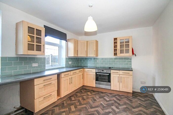 3 Bedroom Terraced House To Rent In Cragside Place, Leeds, LS5
