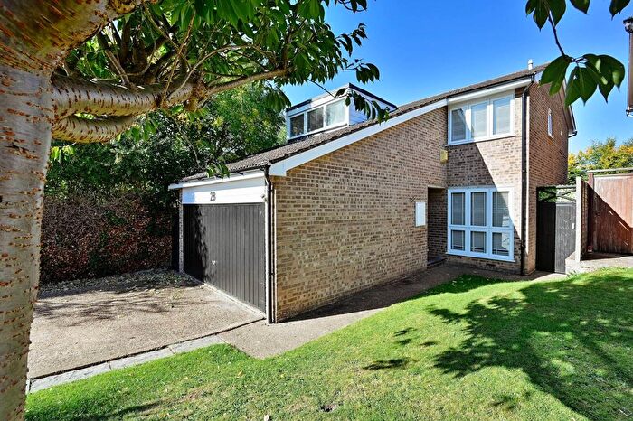 4 Bedroom Detached House For Sale In Meadowbank, Watford, WD19