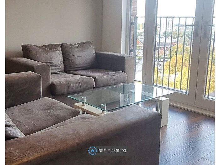 2 Bedroom Flat To Rent In Wilburn Basin, Salford, M5