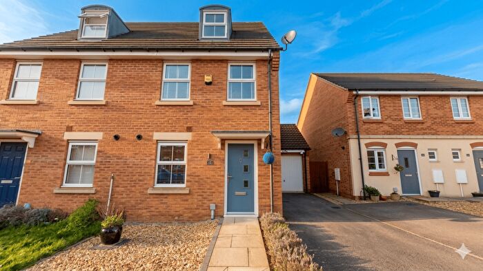3 Bedroom Semi Detached House For Sale In Newbury Crescent, Bourne, PE10