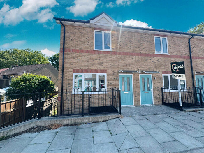 4 Bedroom End Of Terrace House For Sale In Prospect Place, Grays, RM17