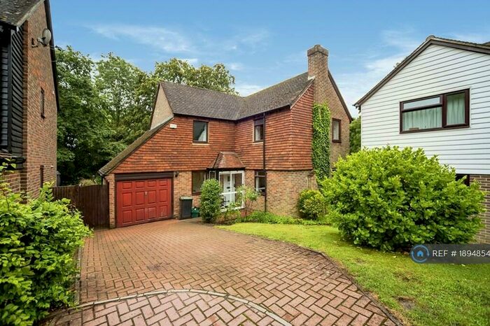 4 Bedroom Detached House To Rent In Sheraton Court, Chatham, ME5