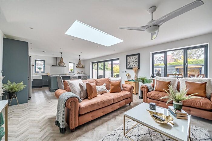 3 Bedroom Bungalow For Sale In Regnum Drive, Shaw, Newbury, Berkshire, RG14