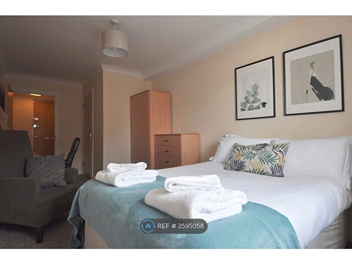 3 Bedroom Flat To Rent In Portswood Road, Southampton, SO17