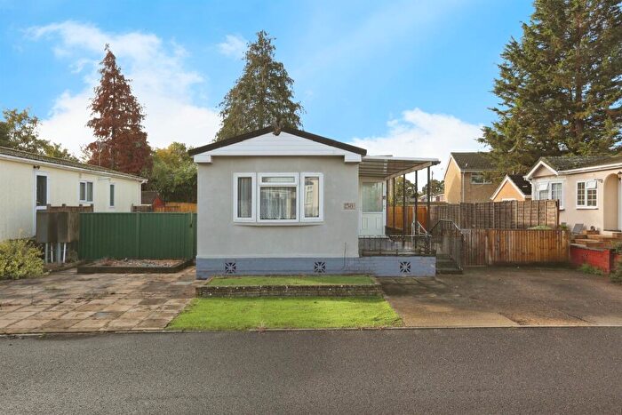 1 Bedroom Park Home For Sale In Shamblehurst Lane South, Hedge End, Southampton, SO30