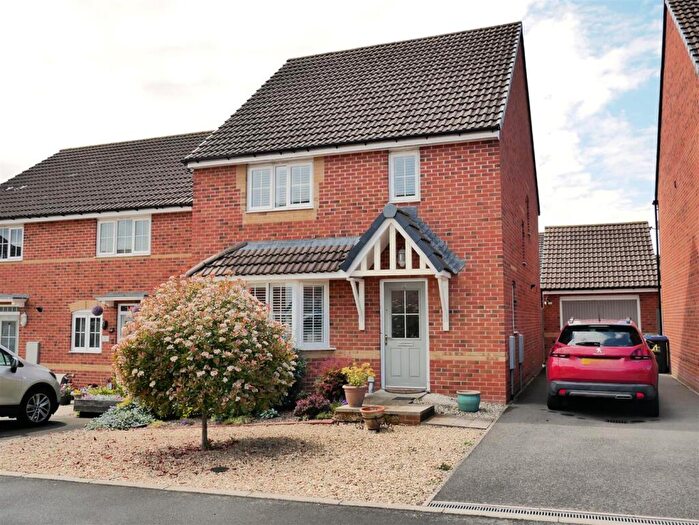 4 Bedroom Detached House For Sale In Hurricane Drive, Calne, SN11