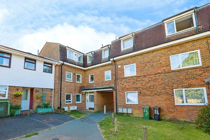3 Bedroom Flat For Sale In The Cockpit, Marden, Tonbridge, Kent, TN12