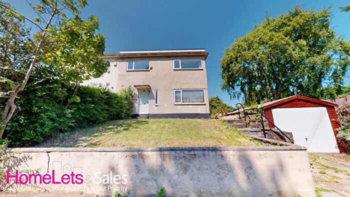 3 Bedroom Semi-Detached House To Rent In Northdale Avenue, Bradford, BD5