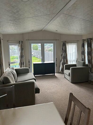 3 Bedroom Park Home To Rent In Reigate Road, Hookwood, RH6