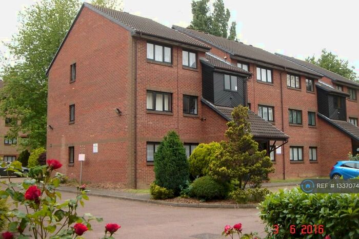 2 Bedroom Flat To Rent In St. Christophers Gardens, Thornton Heath, CR7