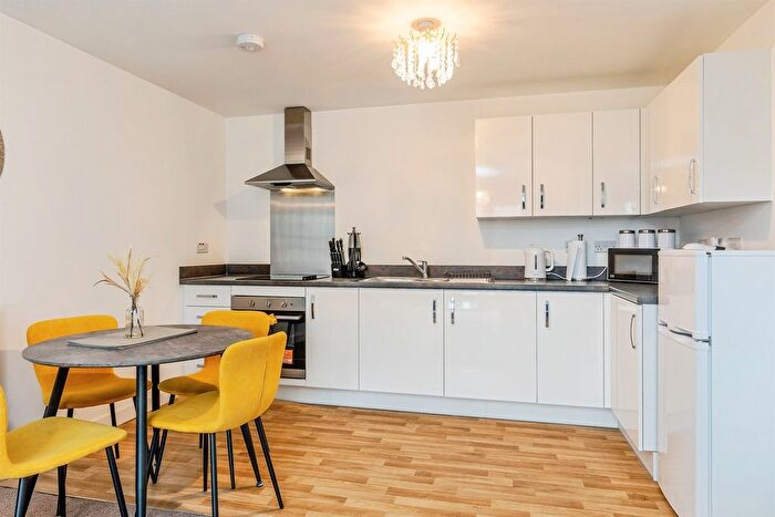 2 Bedroom Flat For Sale In Hawkfield Road, Bristol, BS13