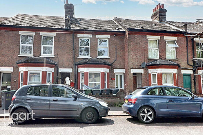 3 Bedroom Terraced House For Sale In Havelock Road, Luton, LU2