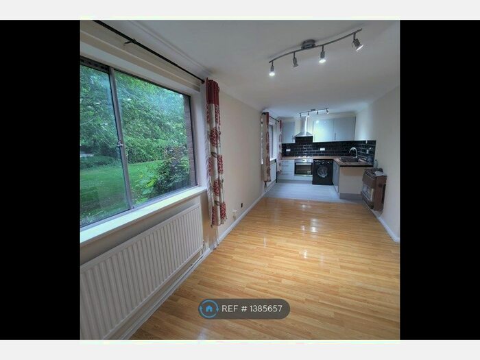 3 Bedroom Flat To Rent In Mitcham Walk, Aylesbury, HP19