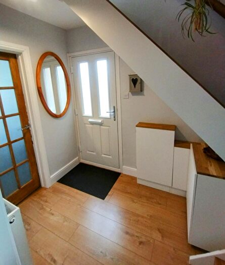 3 Bedroom End Of Terrace House For Sale In Exton Avenue, Luton, LU2