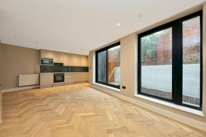3 Bedroom Apartment To Rent In Knox Road, London, E7