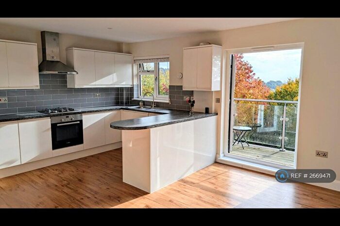 2 Bedroom Flat To Rent In Windwood, Redhill, RH1