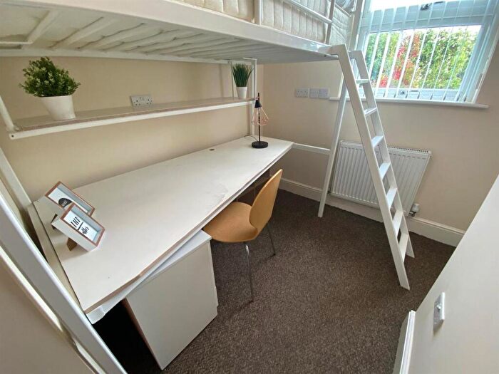 2 Bedroom Apartment To Rent In Clarendon Mews, Clarendon Street, Earlsdon, Coventry, CV5