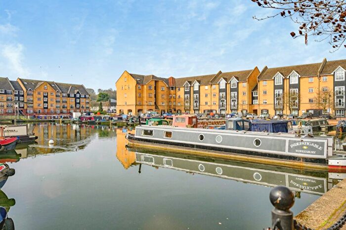 2 Bedroom Flat For Sale In Stephenson Wharf, Hemel Hempstead, HP3